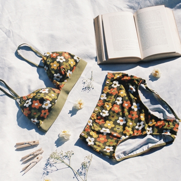 Nwt Daze Dayz mod daisy flower power set lounge to beach xs - Picture 5 of 9